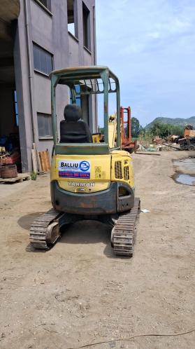 Minieskavator Yanmar    Viti 2003 